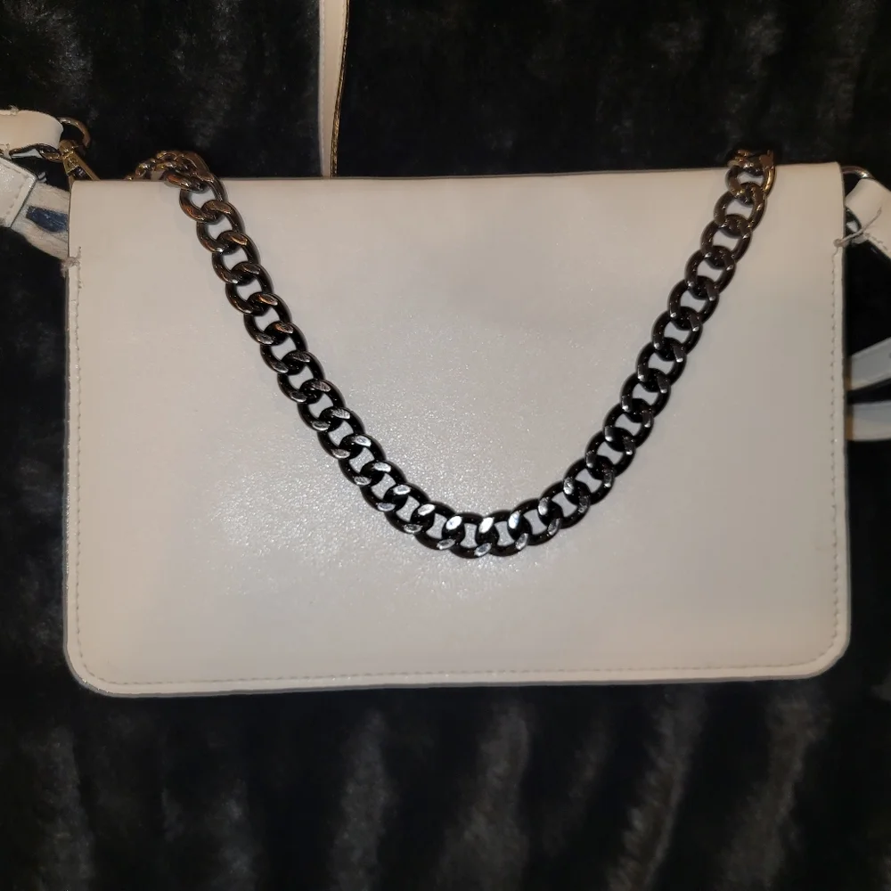 Victoria Secret Small Purse - Picture 3 of 5